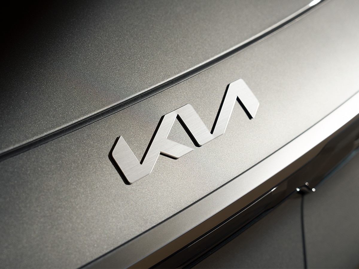 People Can't Work Out Kia's New Logo, So They're Googling 'KN Car