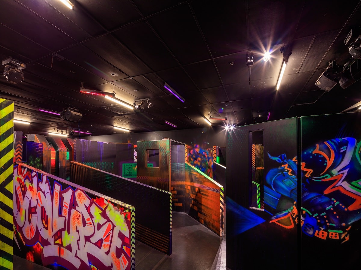 Foto-Location-Shockers-Lasertag-Neon -  Magazin