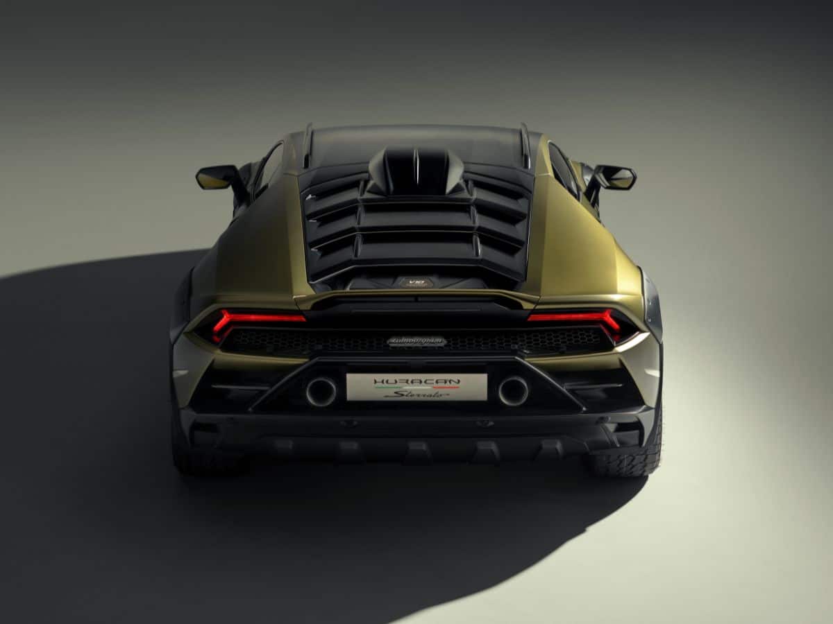 Lamborghini huracan sterrato rear end close