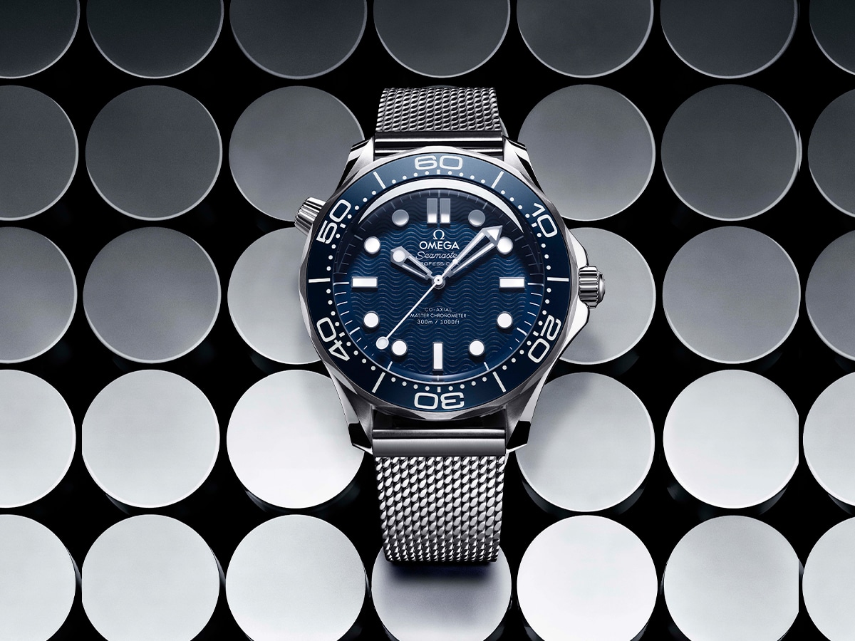 Omega seamaster diver 300m 60 years of james bond – stainless steel 3