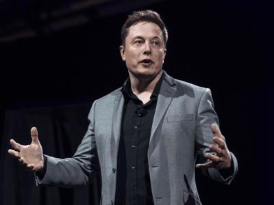Watch Elon Musk Get Viciously Booed at Dave Chappelle's Comedy Show