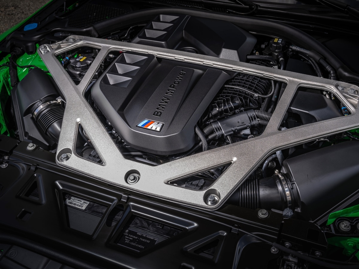 2023 bmw m3 cs engine bay