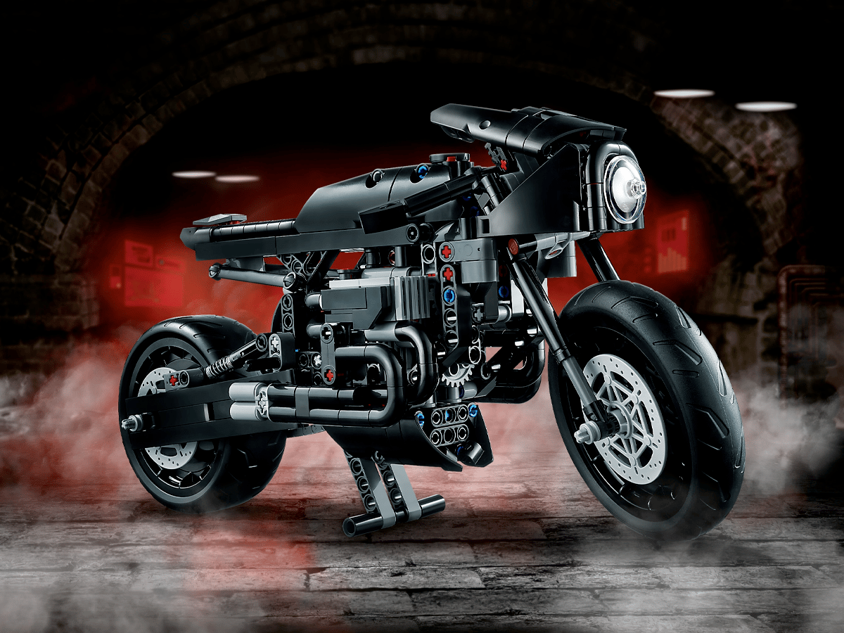 LEGO Technics The Batman Batcycle | Image: LEGO Technics