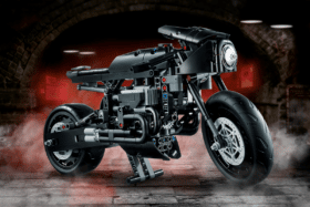LEGO Technics The Batman Batcycle | Image: LEGO Technics