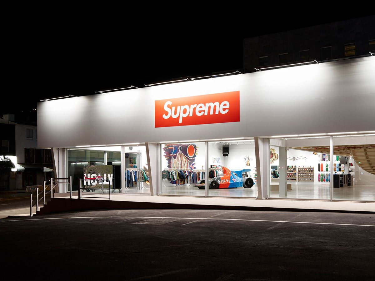 Supreme los angeles store from the outside at night