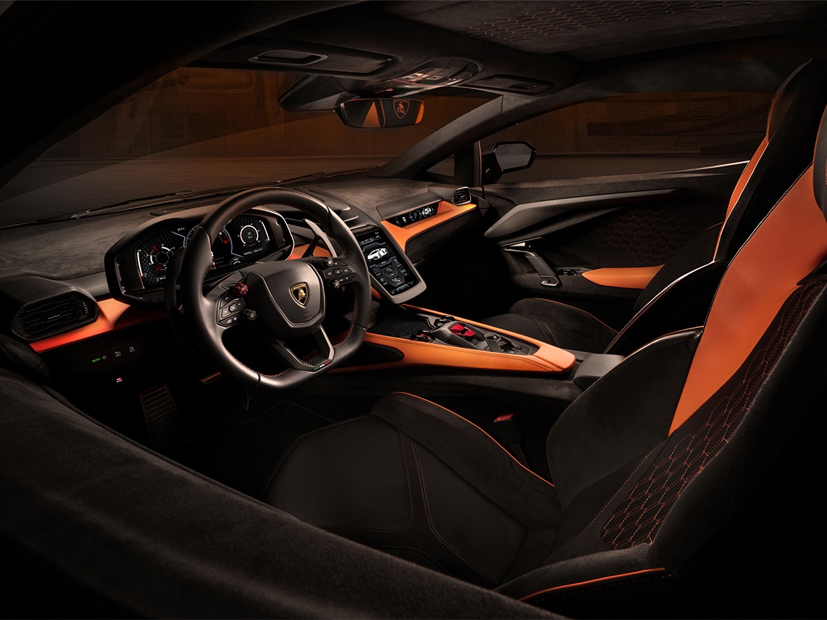 2023 lamborghini revuelto interior