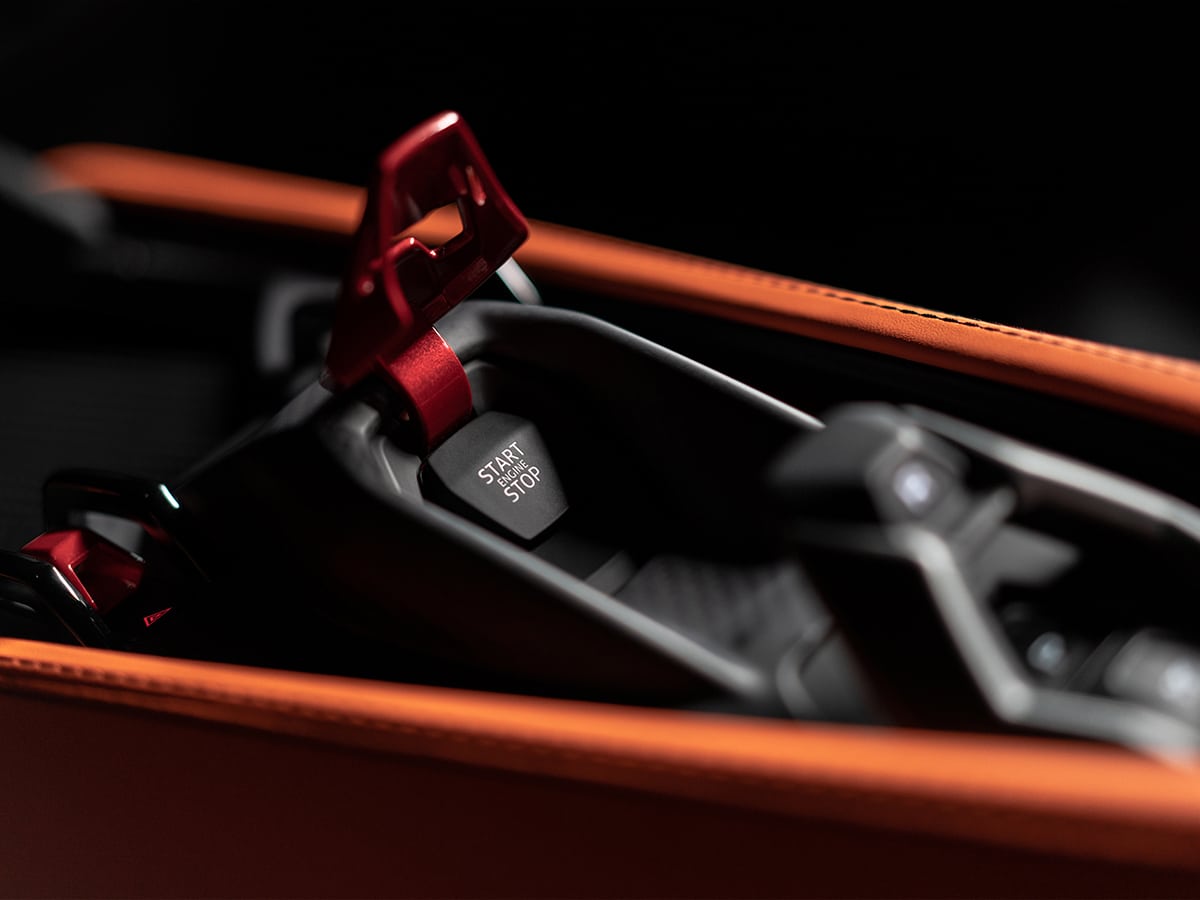 2023 lamborghini revuelto start button