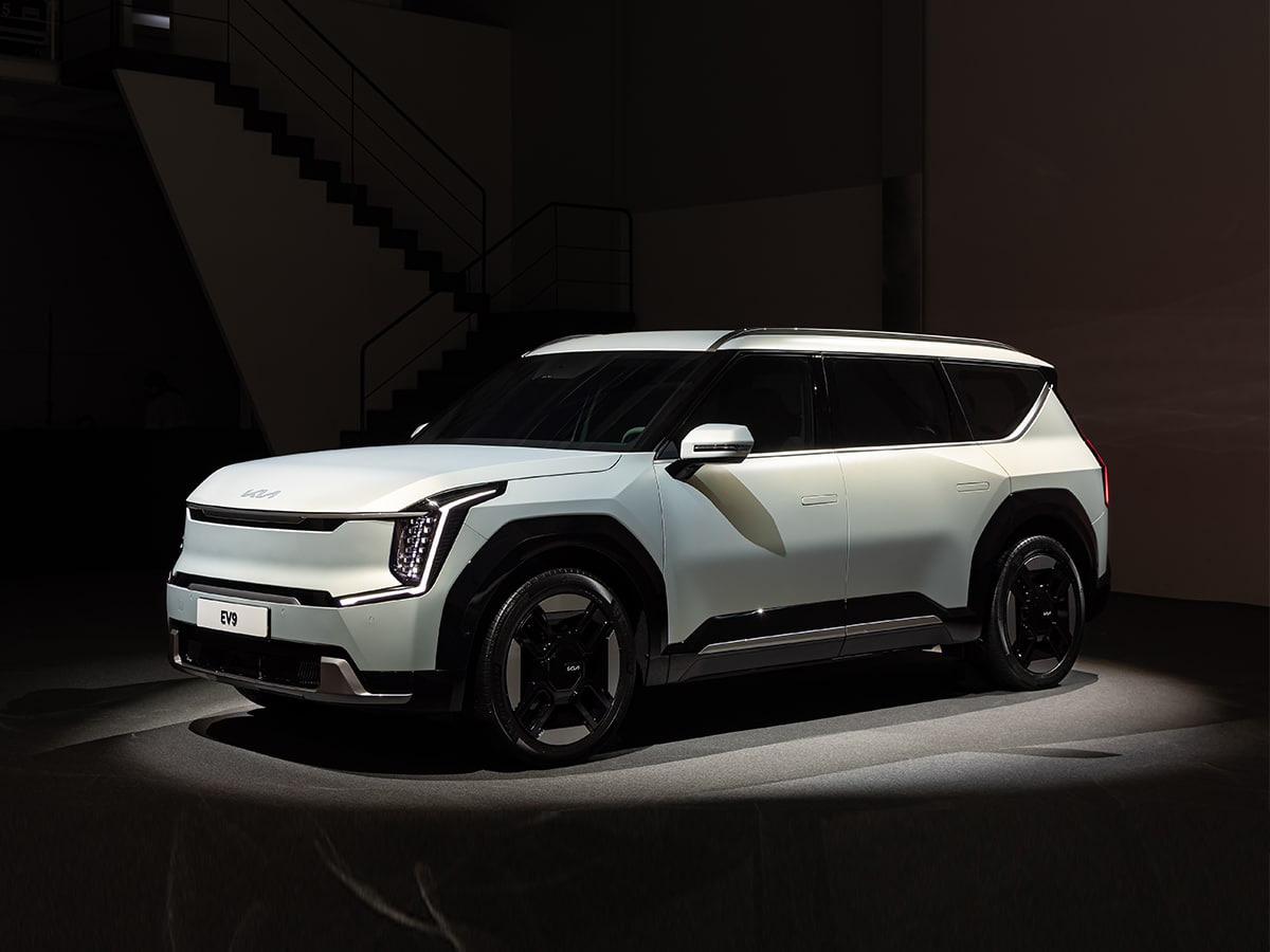 Kia EV9 Flagship Electric SUV Brings the Concept Car To Life | Man of Many
