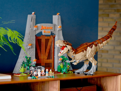 New LEGO Jurassic Park Sets Let You Recreate OG Scenes