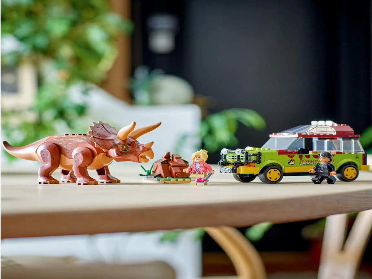 LEGO Jurassic Park Triceratops Research | Image: LEGO