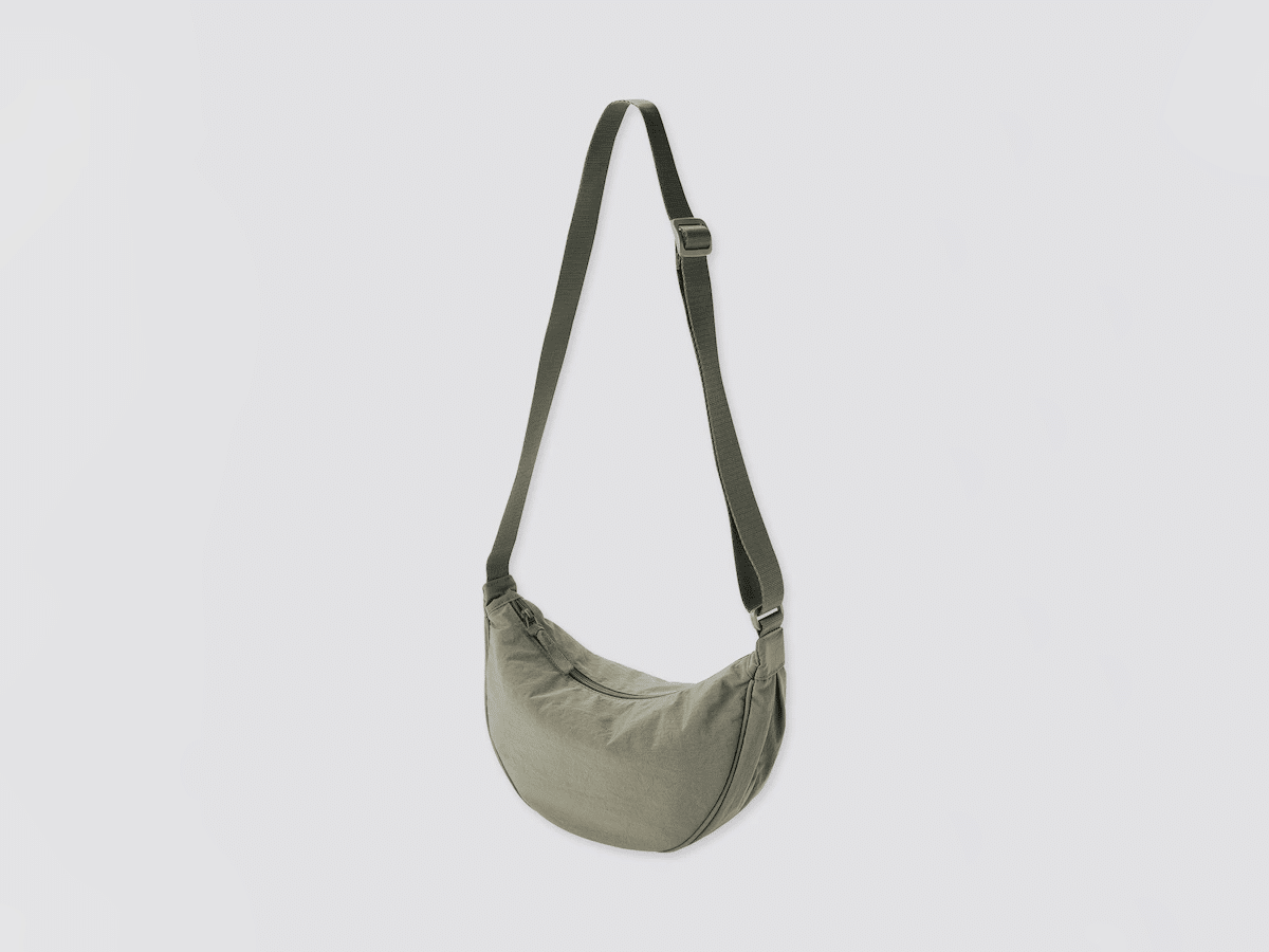 UNIQLO - Round Mini Shoulder Bag | Image: UNIQLO