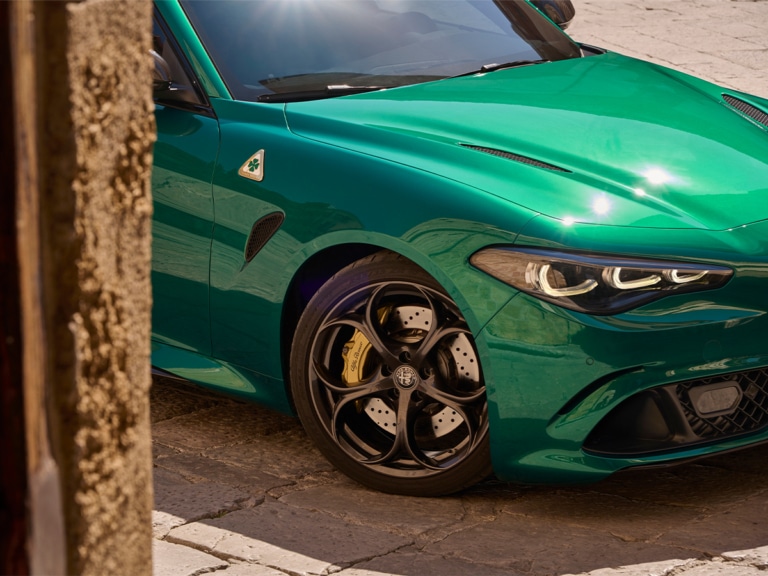 'Aussie Spec': Alfa Romeo Giulia Quadrifoglio 100th Anniversario ...