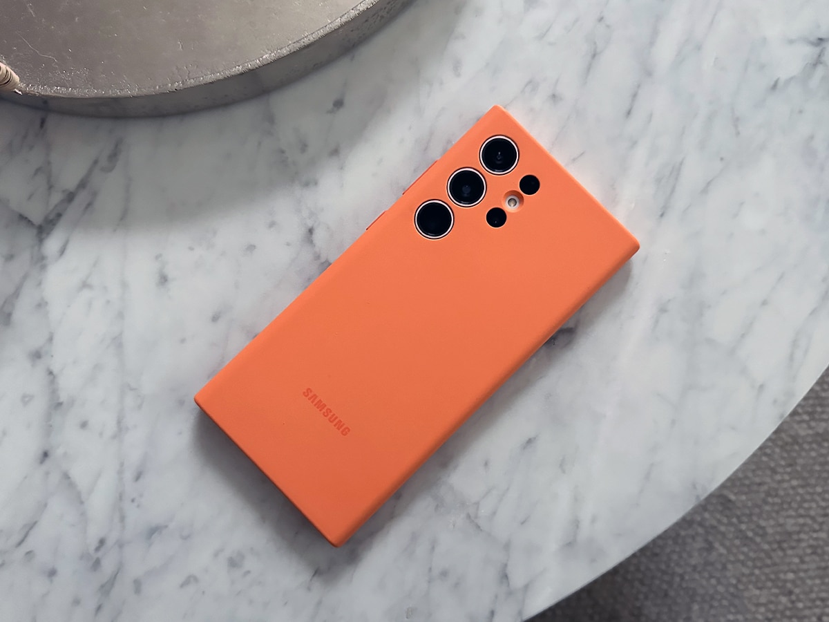 Samsung galaxy s23 ultra in orange silicone case