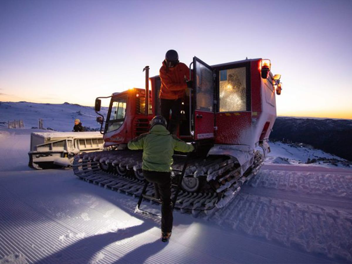 Thredbo snow cat