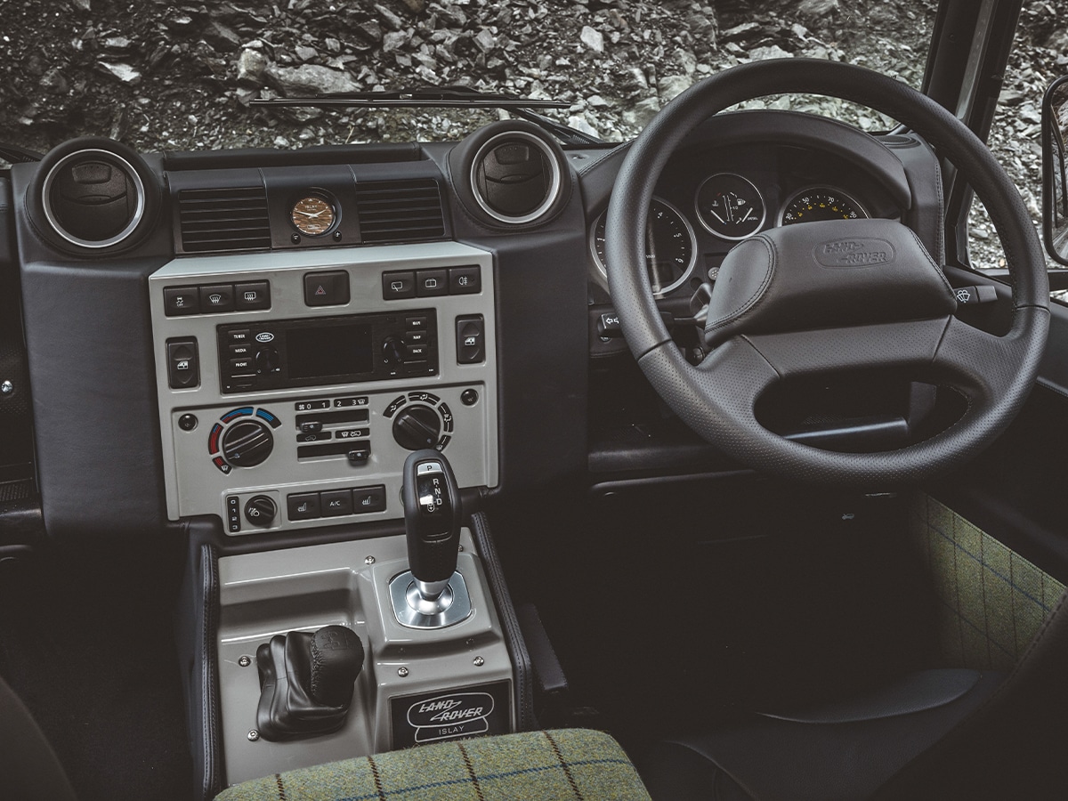 Land rover classic v8 islay edition dashboard