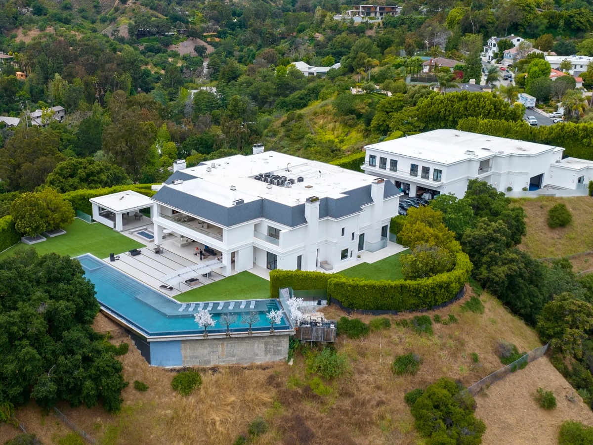 Ben Affleck and Jennifer Lopez Buy $61 Million L.A. Mansion