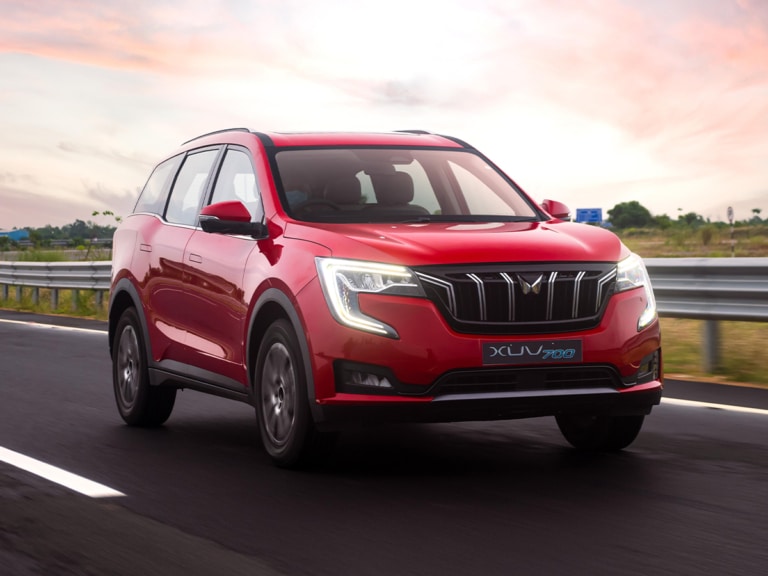 Mahindra XUV700 First Drive: Should You Consider this 7-Seater Midsize ...