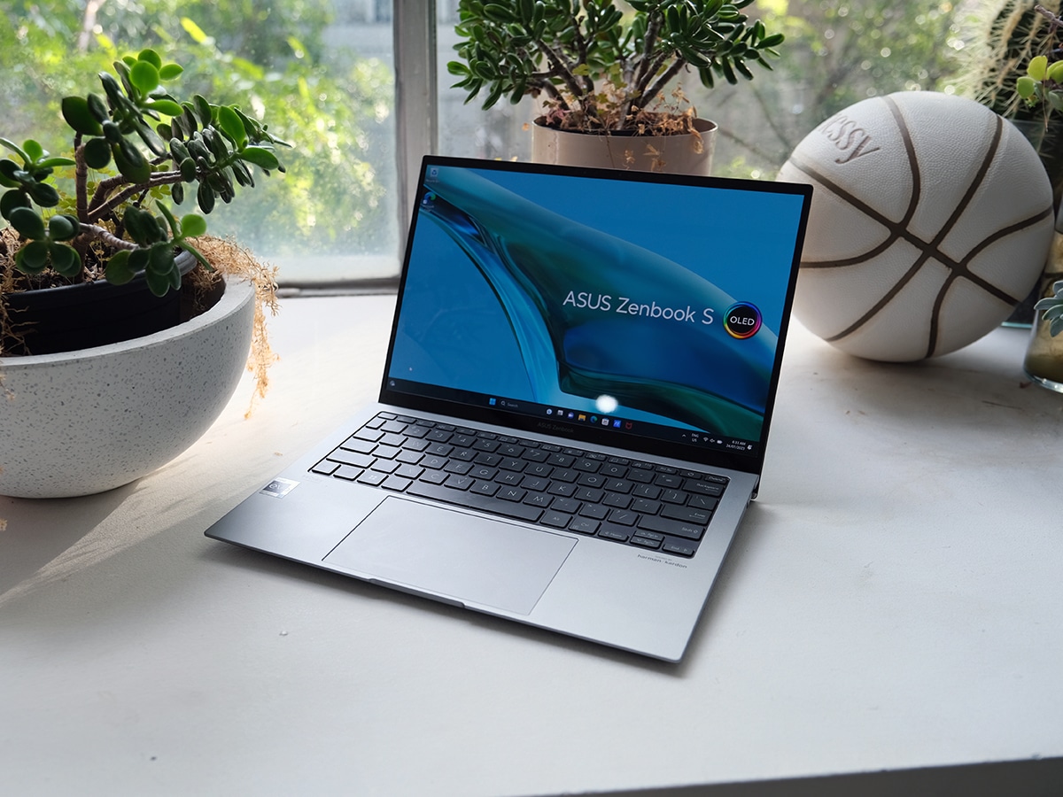 Asus zenbook s 13 oled review feature 1