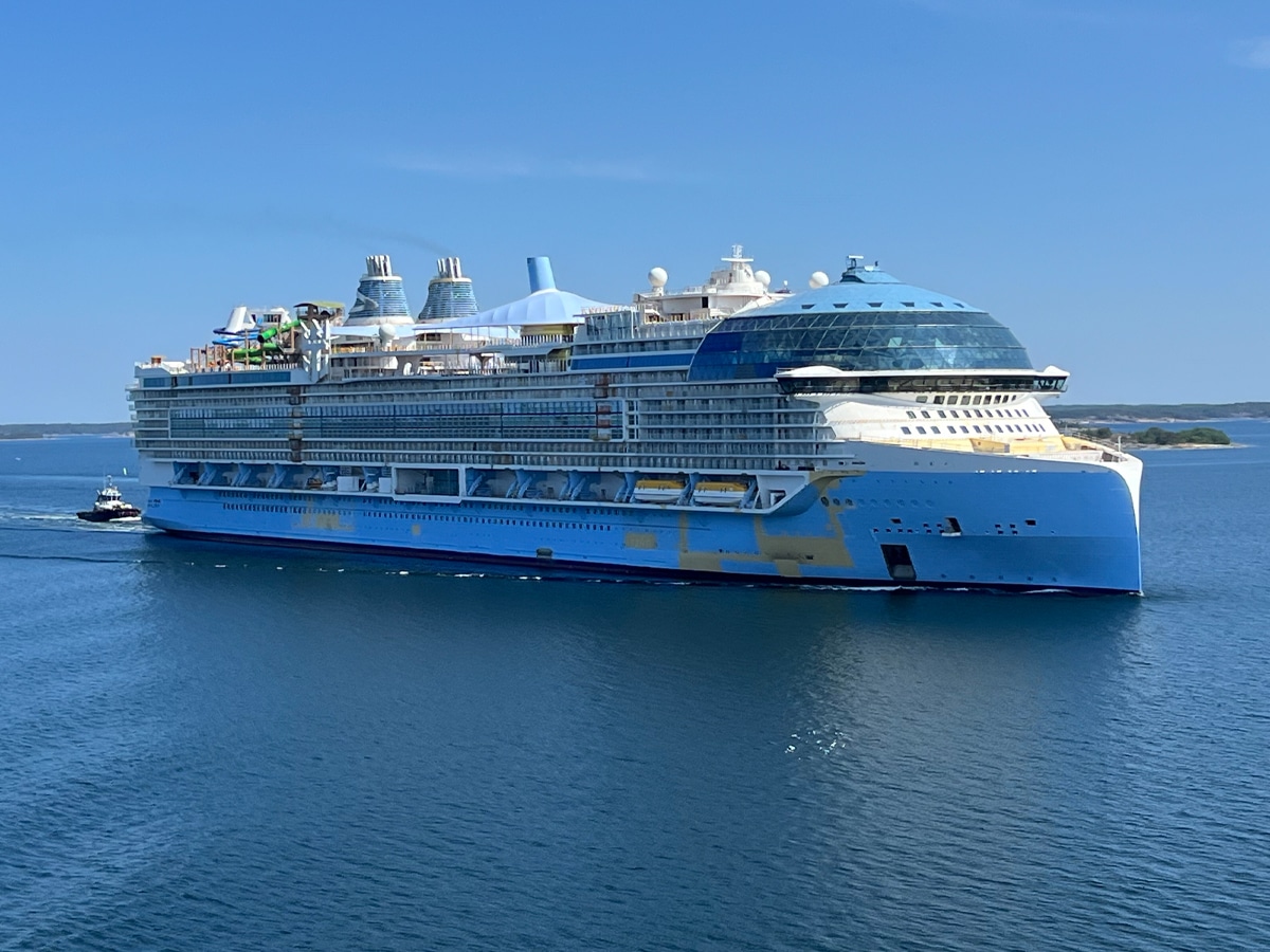 On Board the World's Largest Cruise Ship, 'Icon of the Seas' | Man of Many