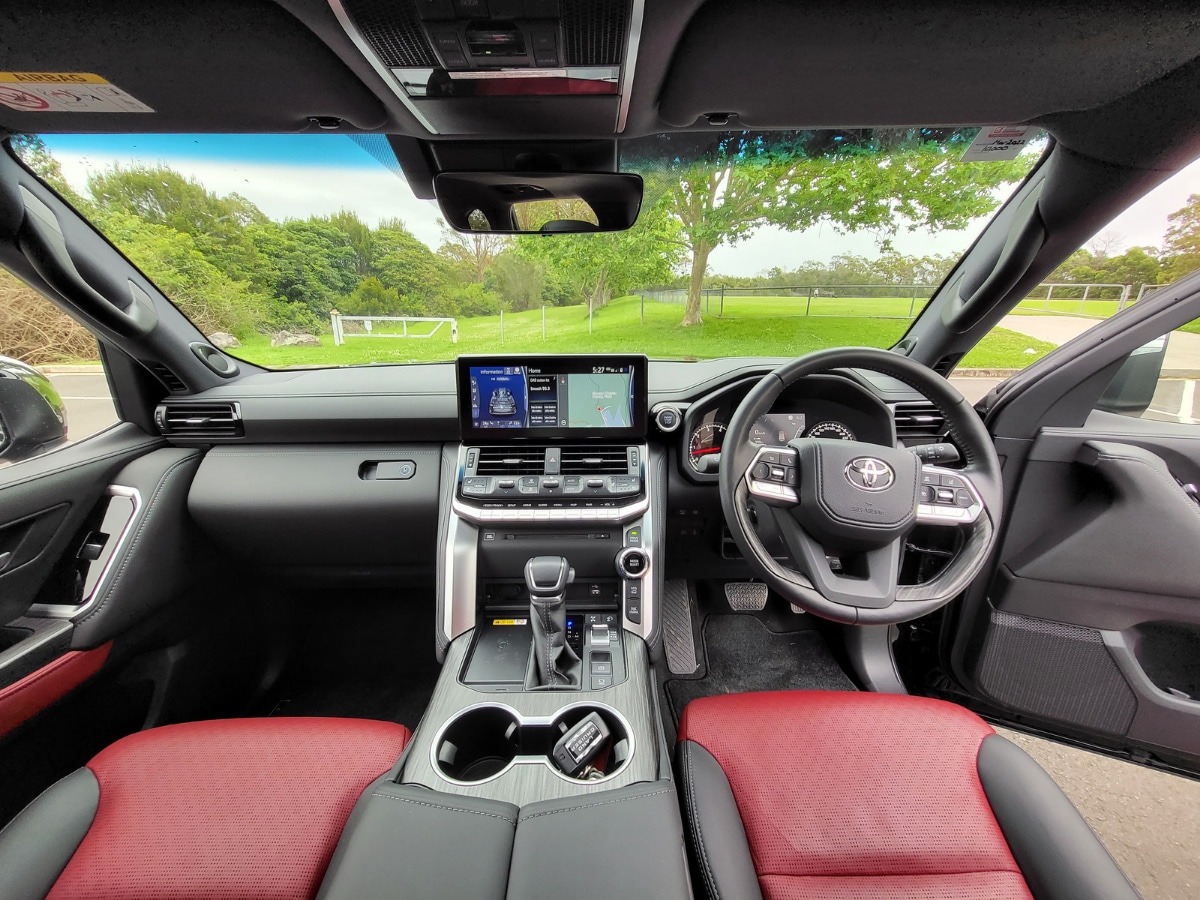 Landcruiser 300 sahara zx interior