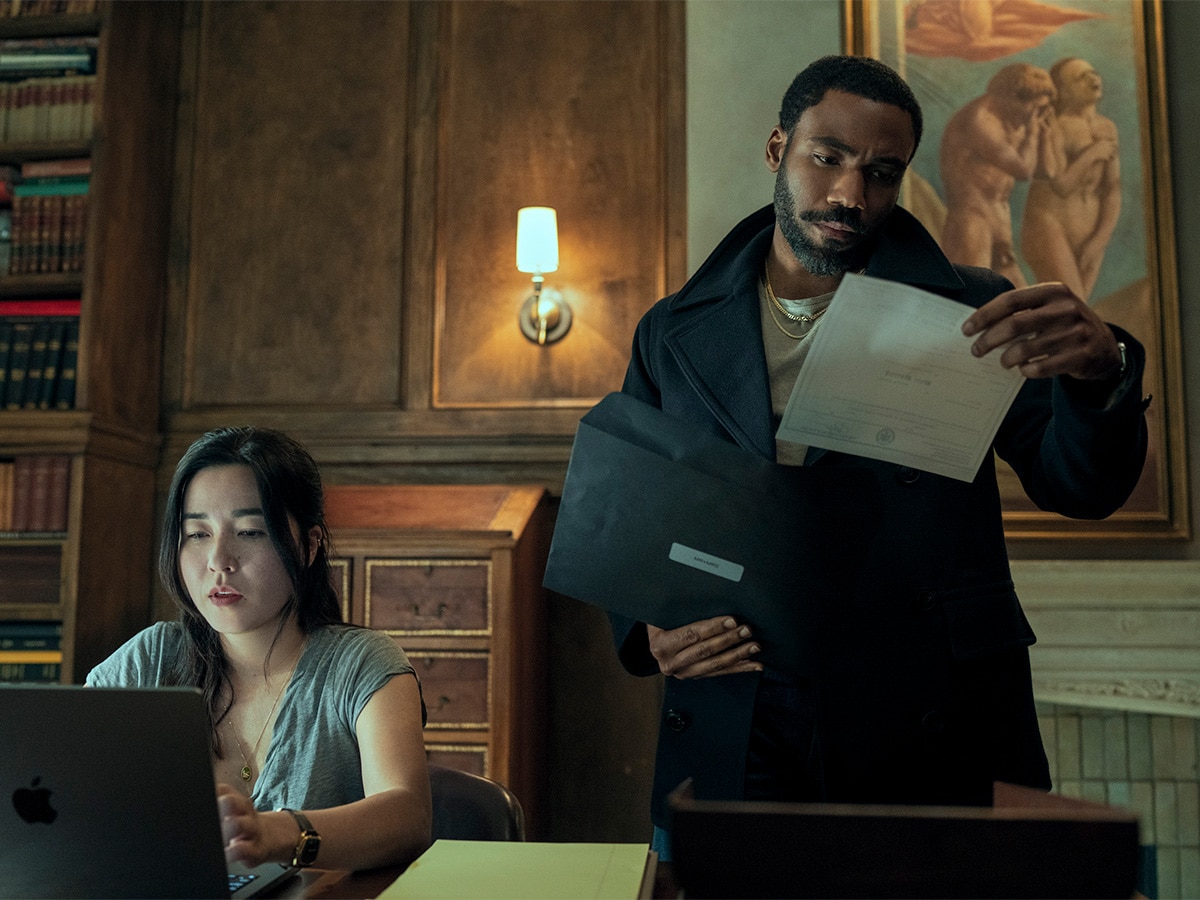 Donald Glover and Maya Erskine in 'Mr. and Mrs. Smith' (2024) | Image: Prime Video