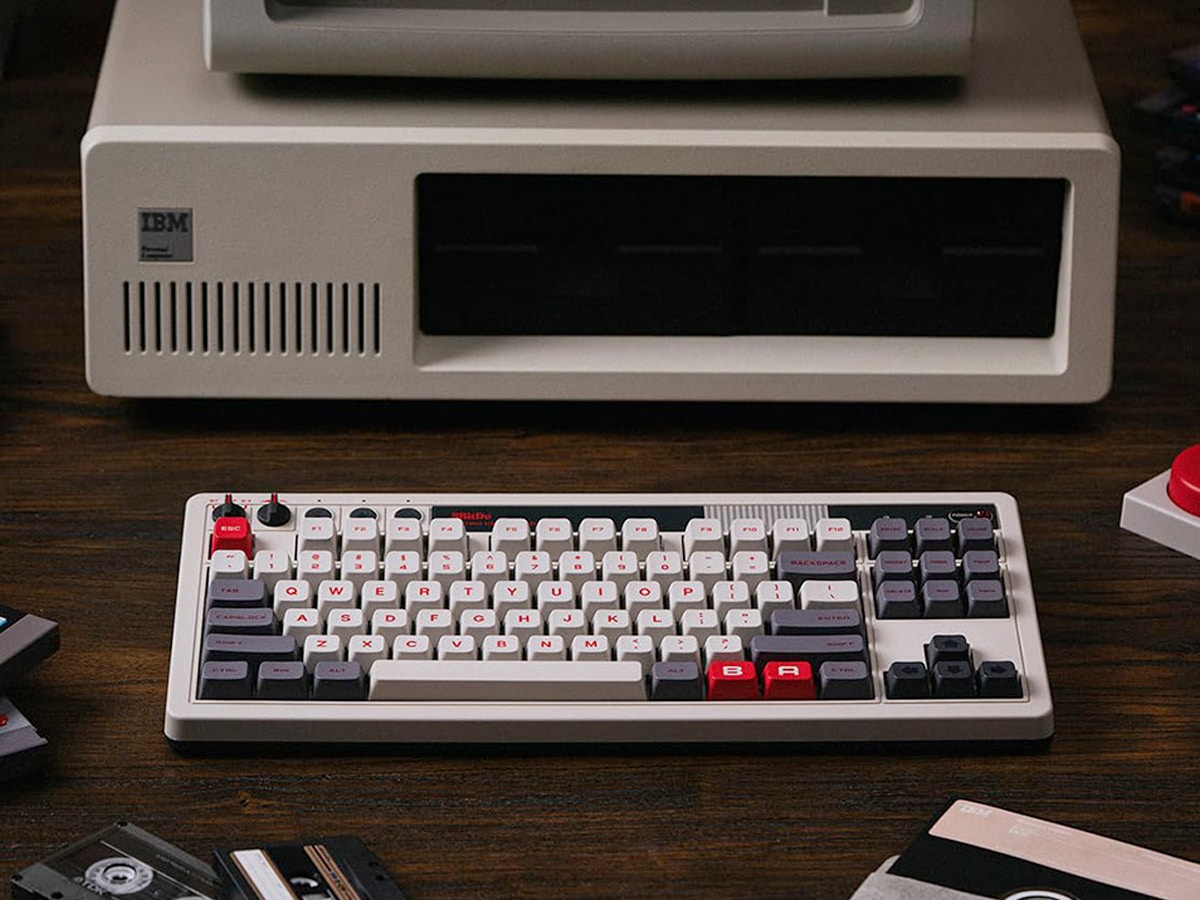 8BitDo Retro Mechanical Keyboard | Image: Supplied
