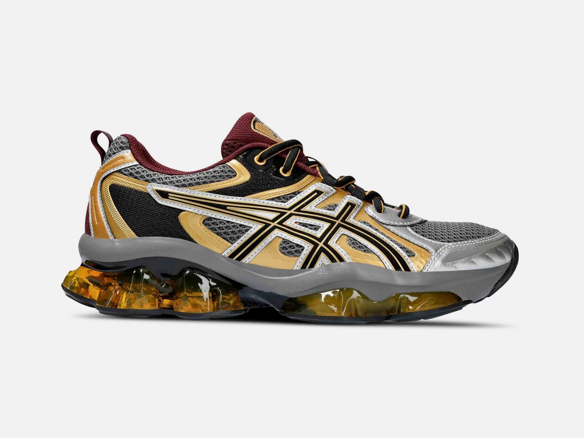 Asics GEL-QUANTUM KINETIC 'Carbon/Pure Gold' | Image: ASICS