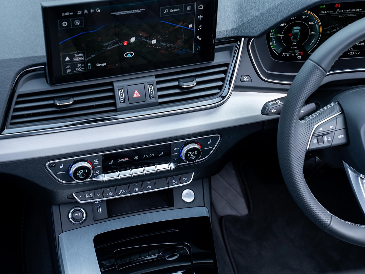 Audi q5 55 tfsi e interior close up