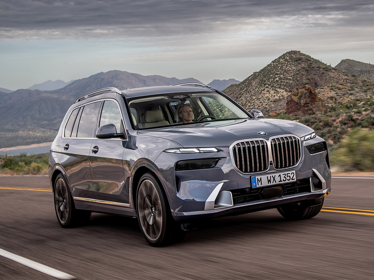 Bmw x7 xdrive40d driving on the road 2