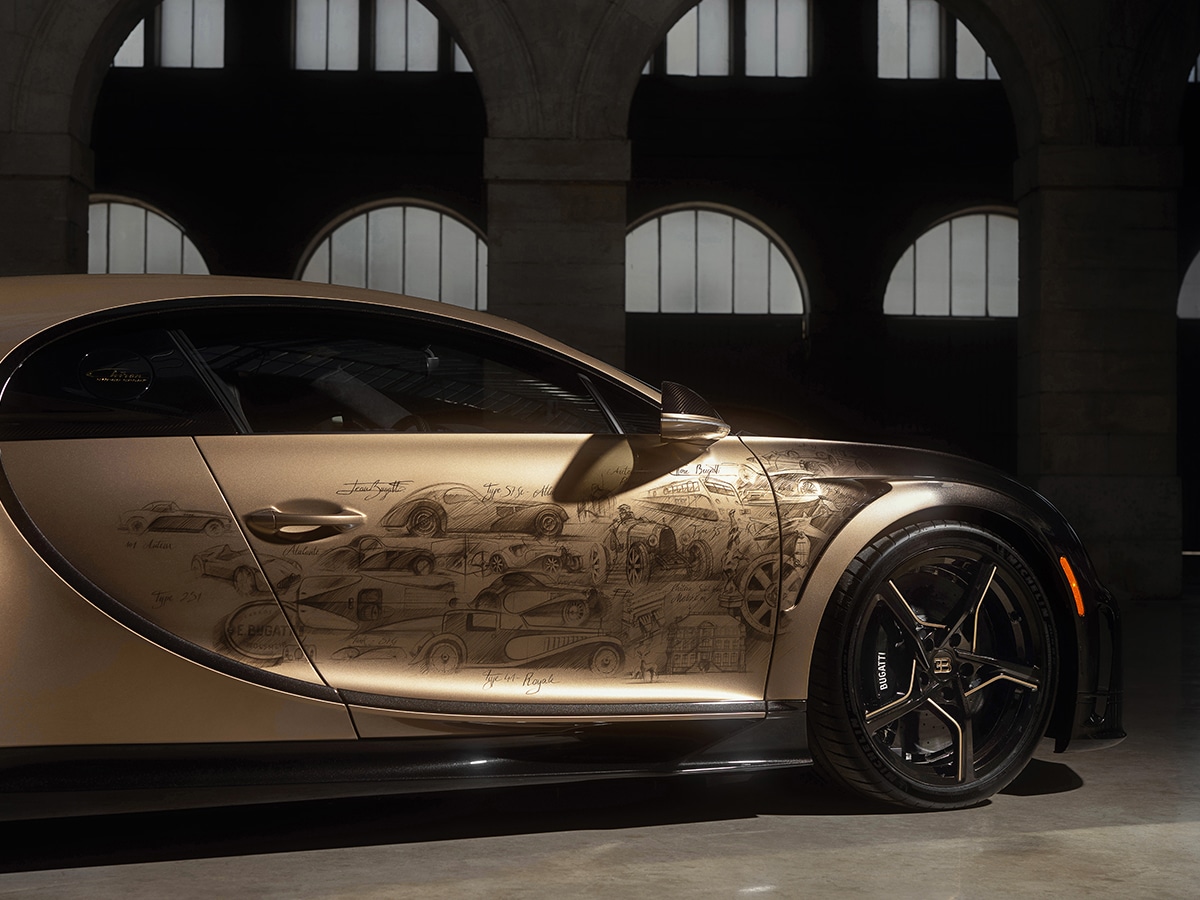 Bugatti chiron super sport 'golden era' paint side on