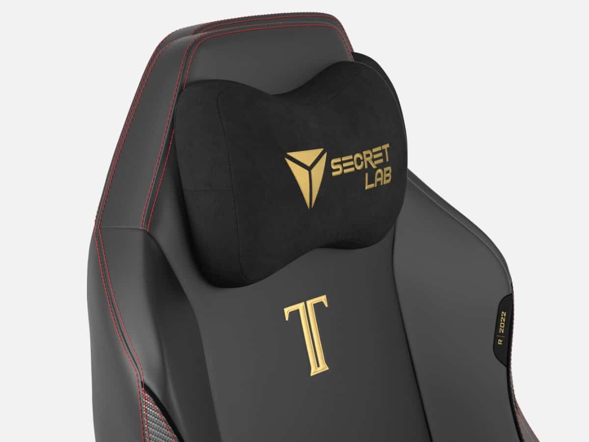 Secretlab titan evo review headrest