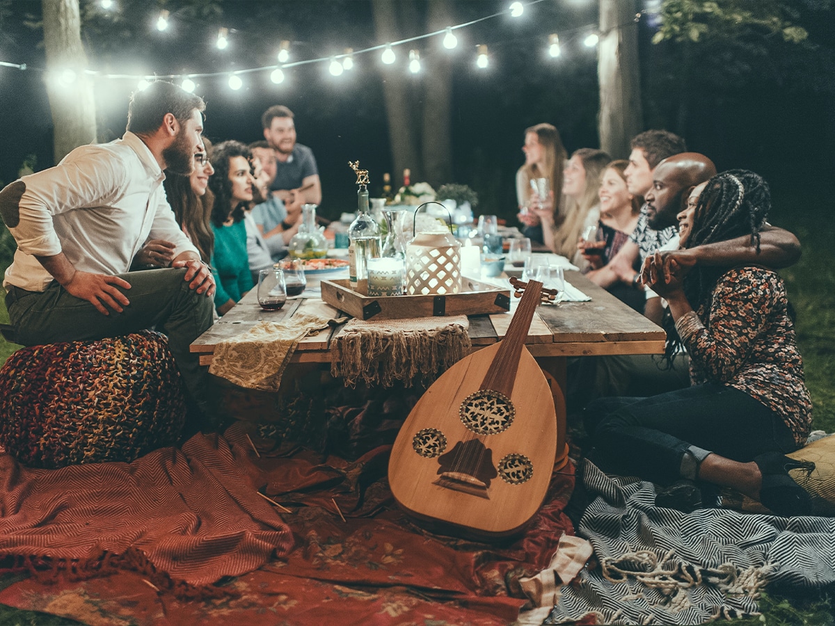 Friends enjoying each others company | Image: Valiant Made/Unsplash