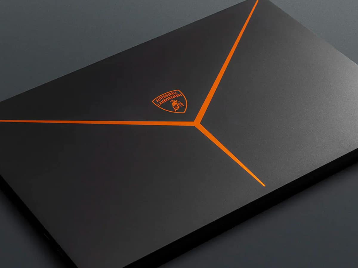 Razer blade 16 x automobili lamborghini limited edition