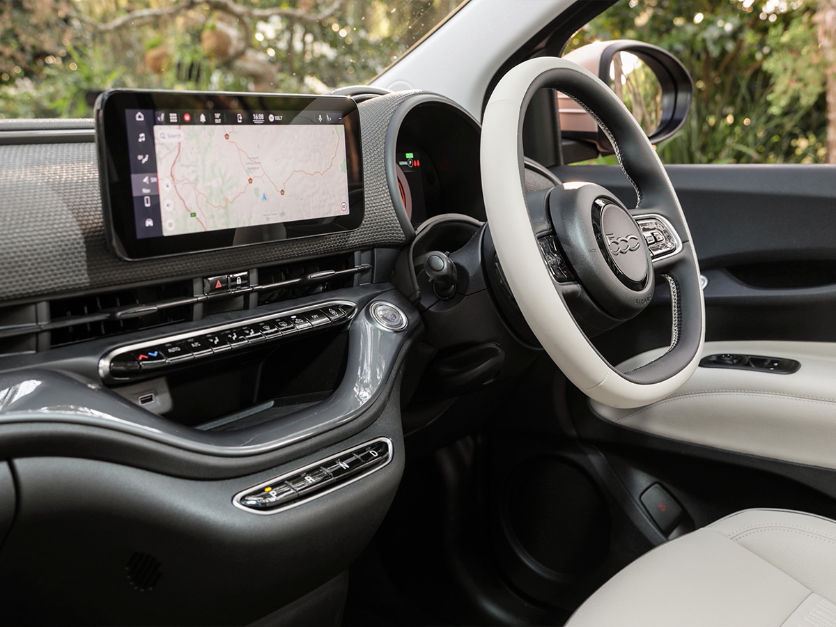 2023 fiat 500e interior australia