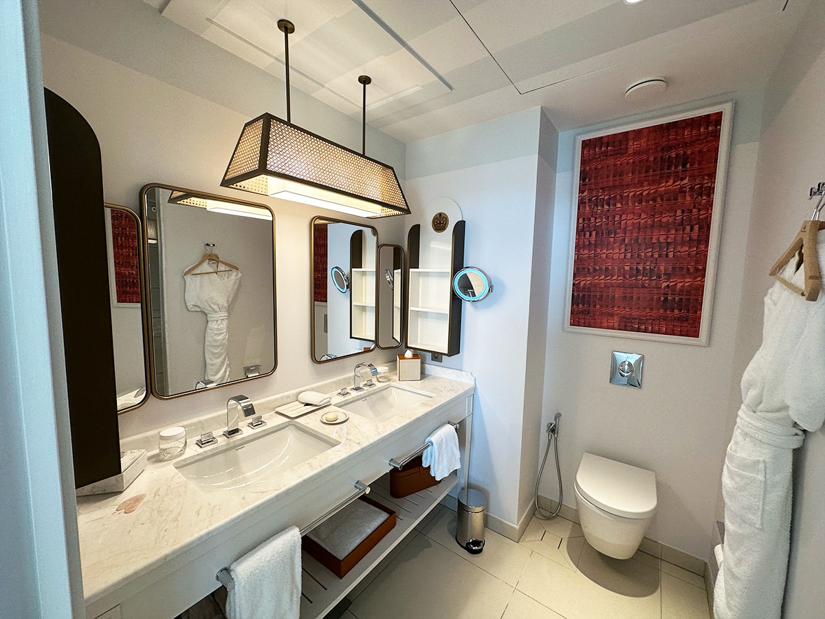 Bathroom at Regent Carlton Cannes | Image: Man of Many