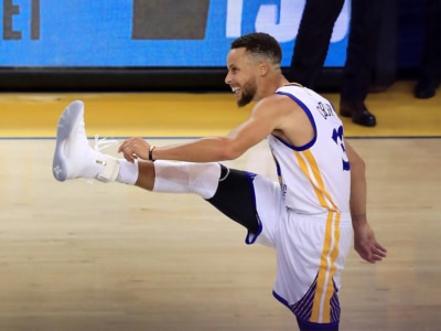 Steph Curry's Weekly Paycheck Puts Top Aussie Athletes Salaries to Shame