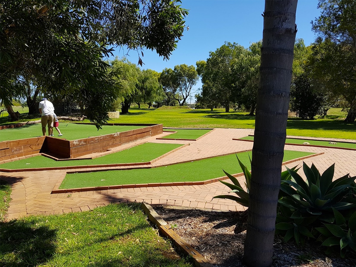 Full shot of Rockingham Driving Range mini golf course