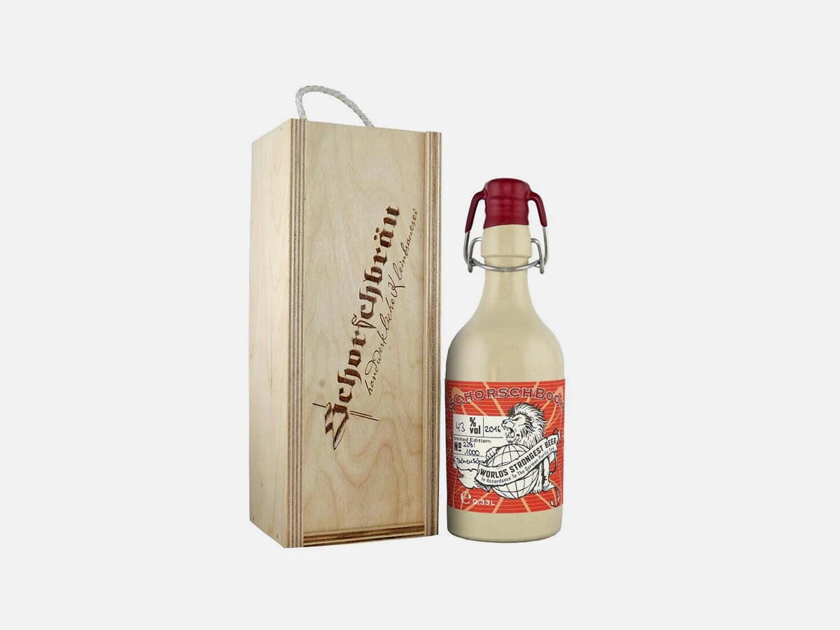 Product image of Schorschbrau Schorschbock 43 beer bottle and packaging with plain white background