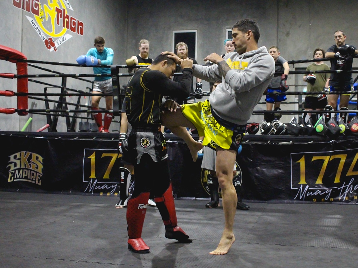Demonstration sparring watched by the class at Sitshoothon Muay Thai