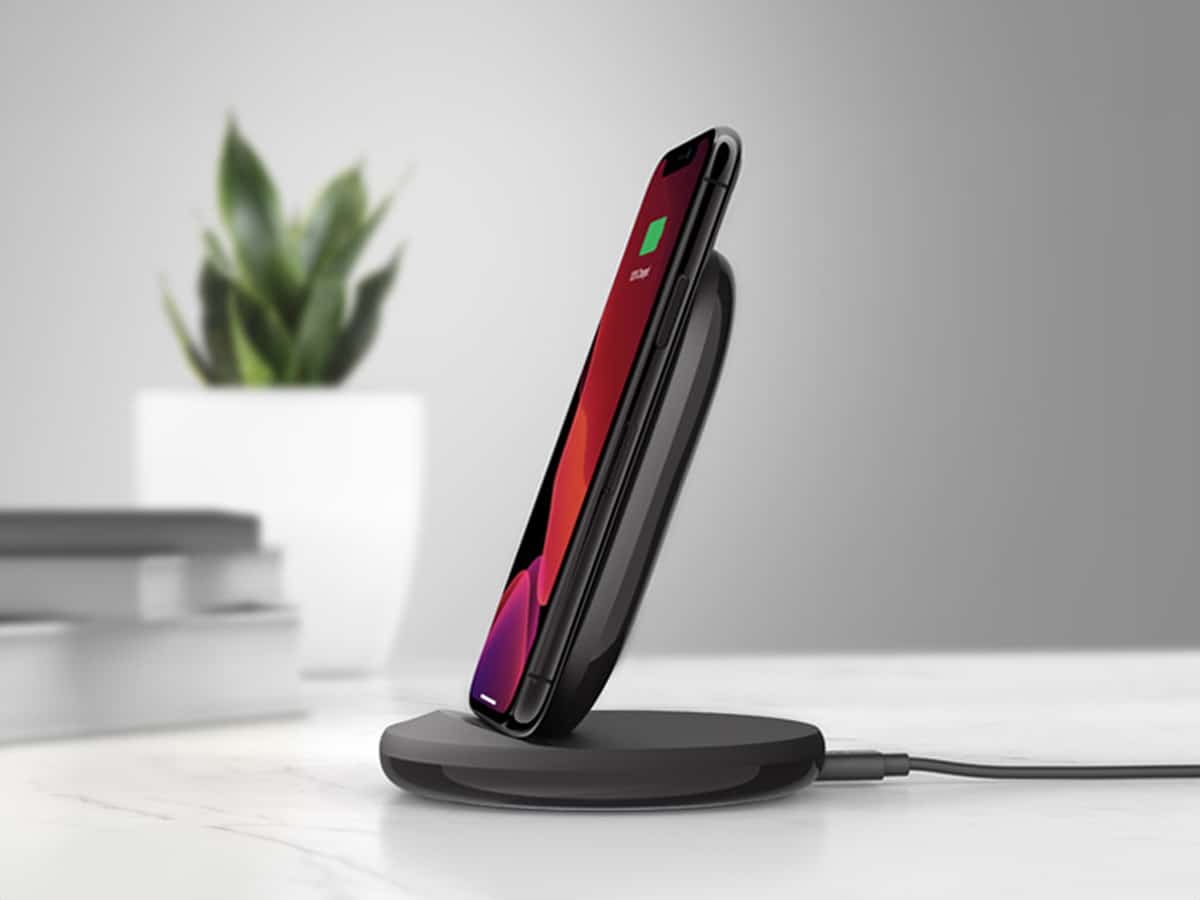 Belkin boostcharge wireless charging stand