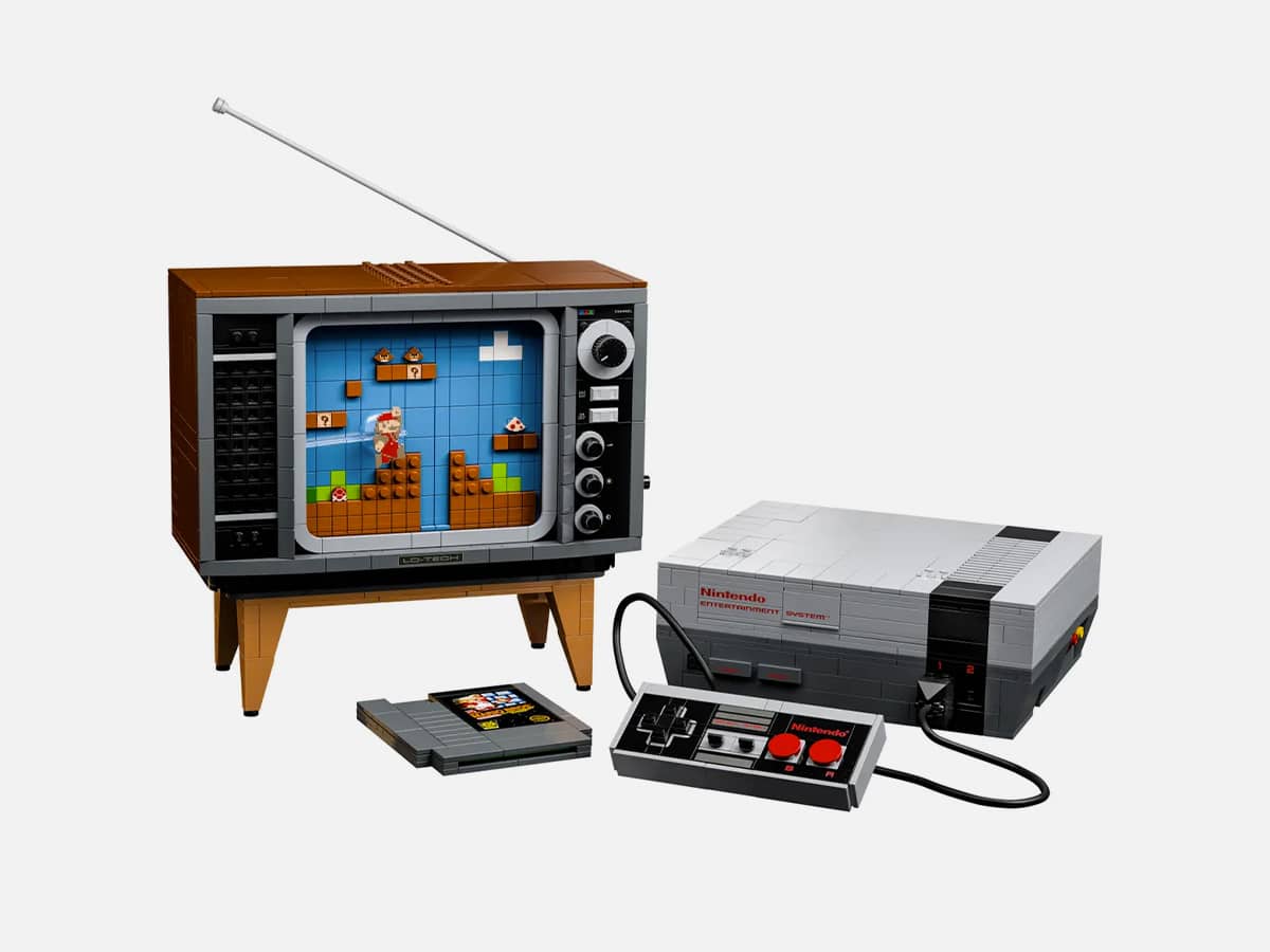 Product image of LEGO Nintendo Entertainment System with plain white background