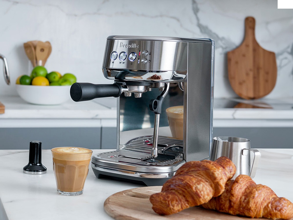 Wondering how to get hot water on the Sage/Breville Bambino Plus? Look, Coffee Machines