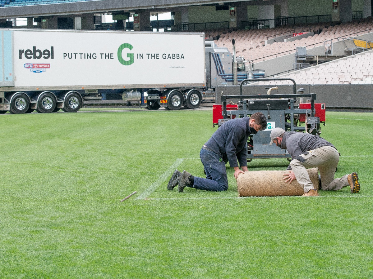 Groundskeepers removing a section of turf to be shipped to the Gabba for the 2020 AFL Grand Final | Image: MCG