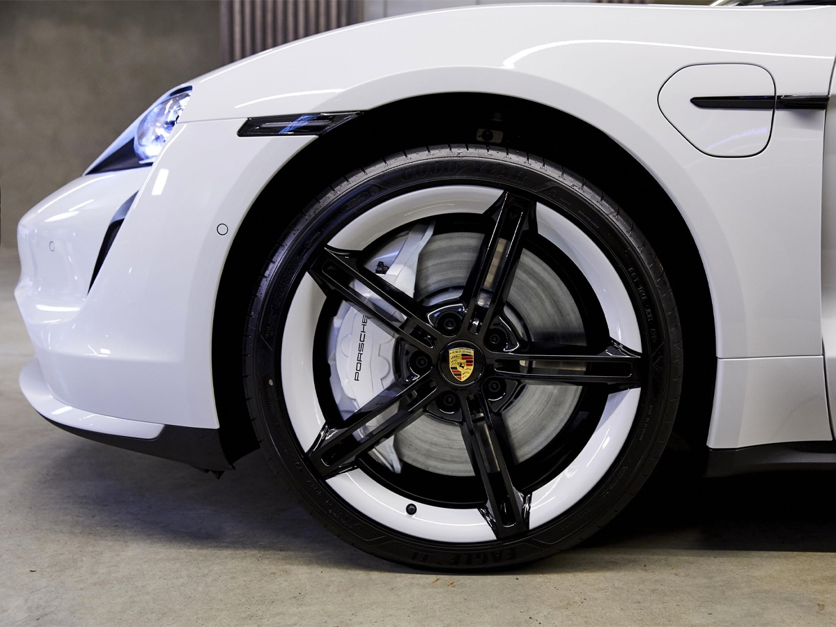 2020 Porsche Taycan wheel