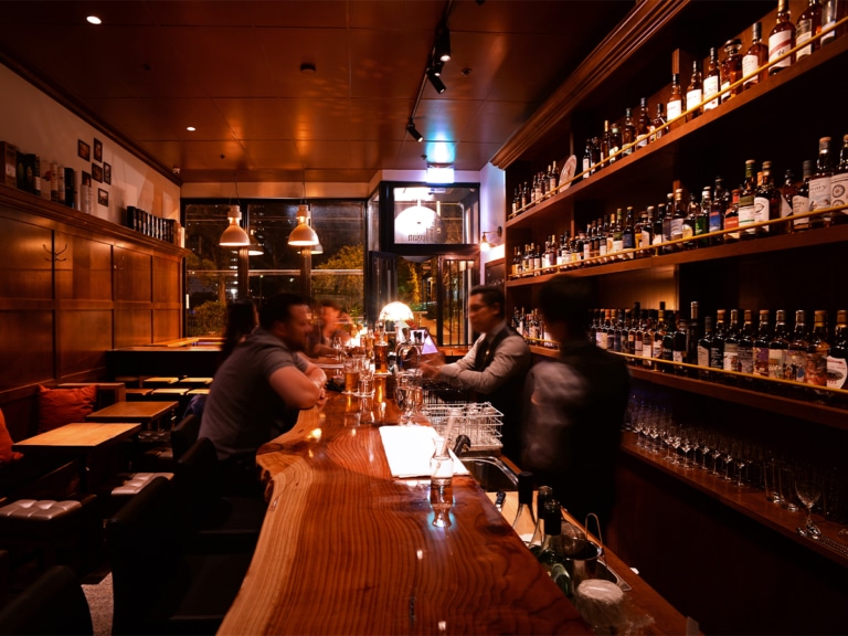 36 Best Bars in Melbourne Man of Many