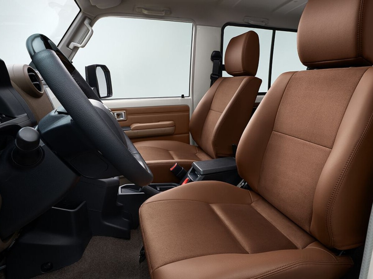 Three door landcruiser 70 series interior seats