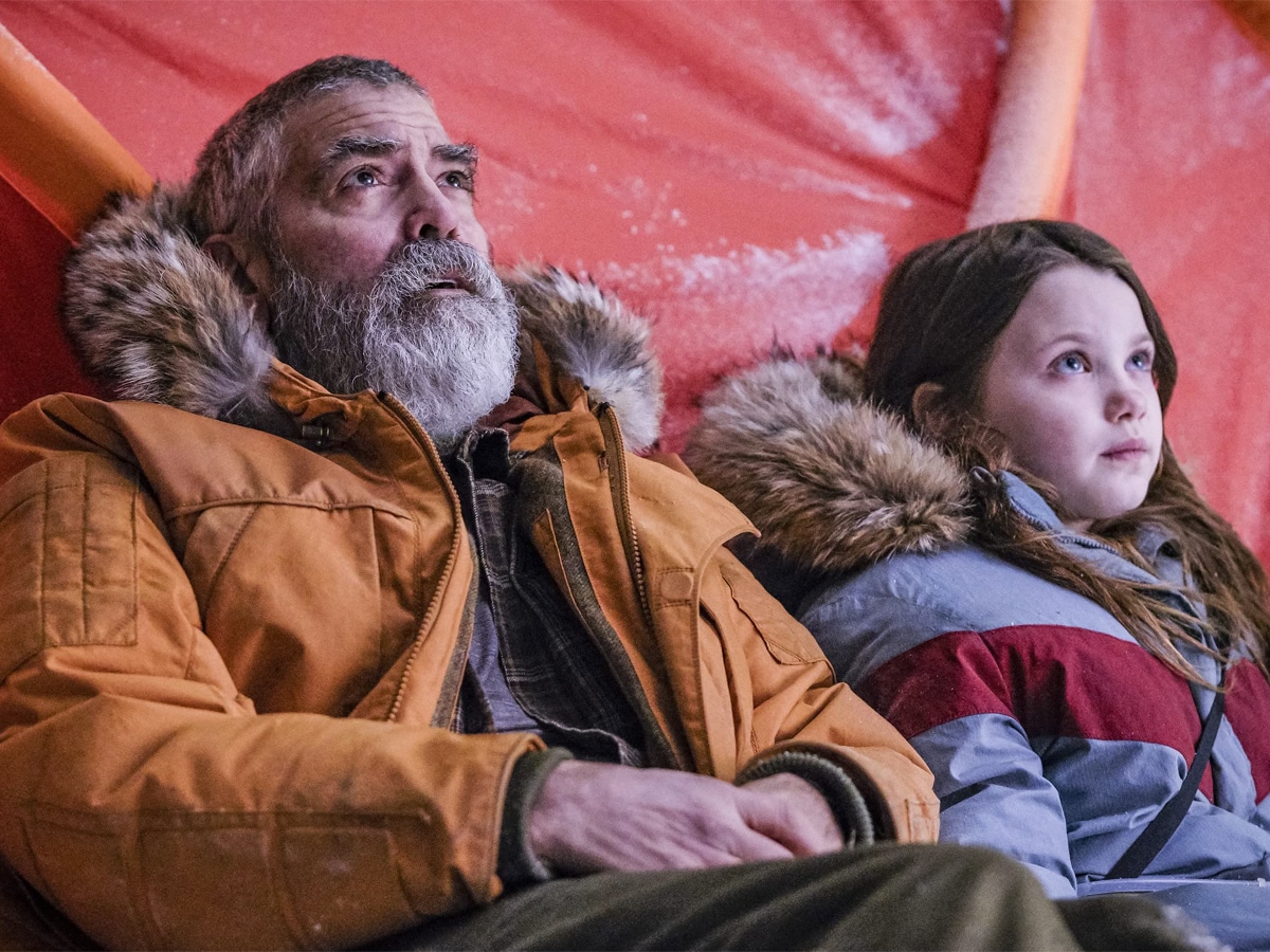 George Clooney and Caoilinn Springall in 'The Midnight Sky’