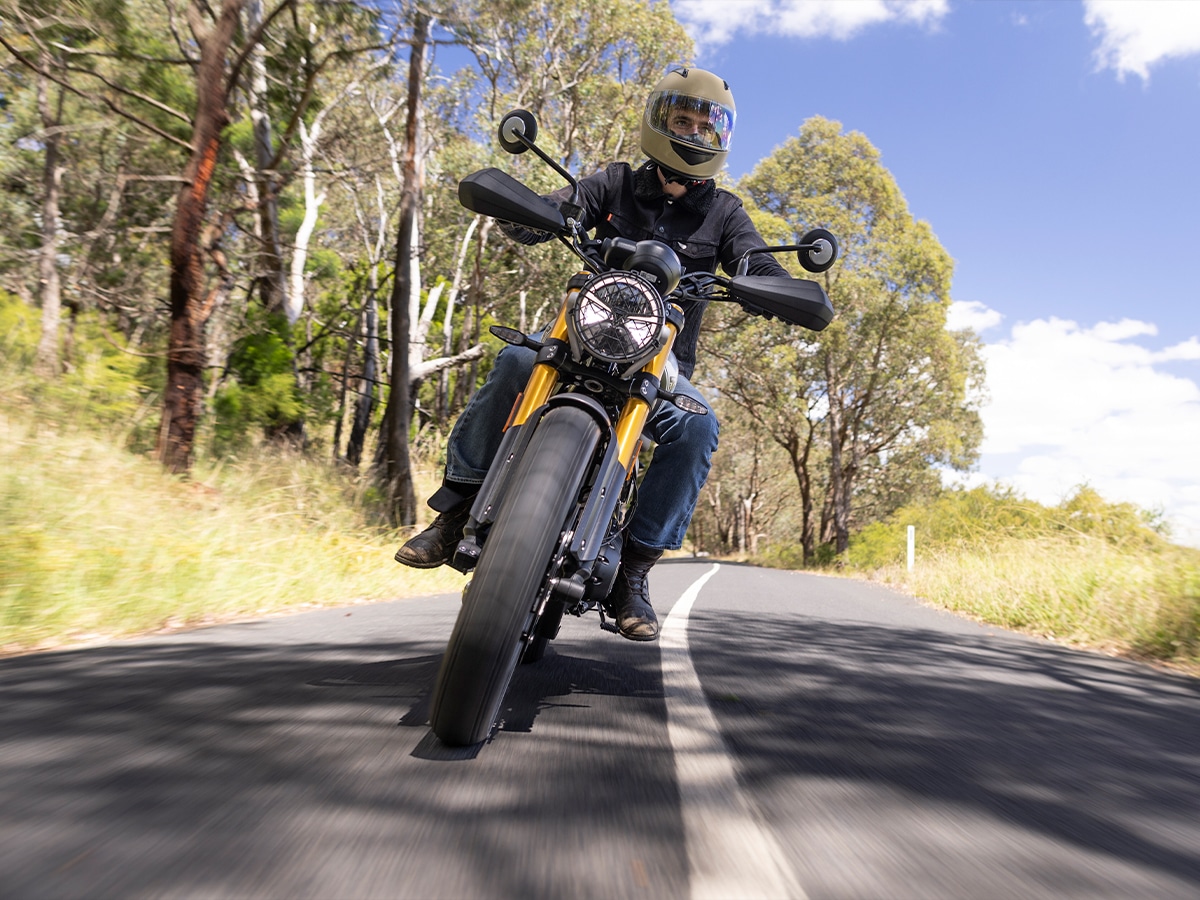Reviewing the 2024 Triumph Speed 400 | Image: Dean Walters Photos