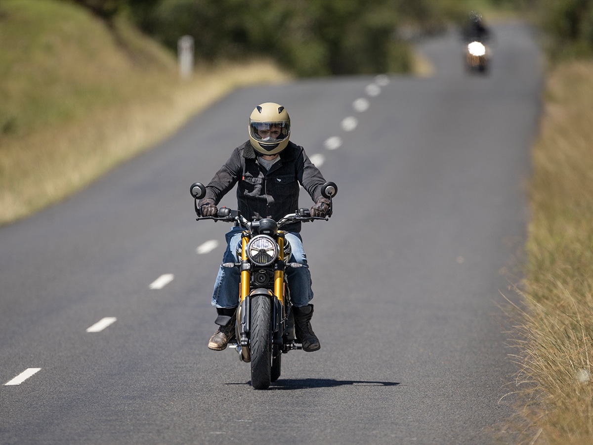 Reviewing the 2024 Triumph Speed 400 | Image: Dean Walters Photos