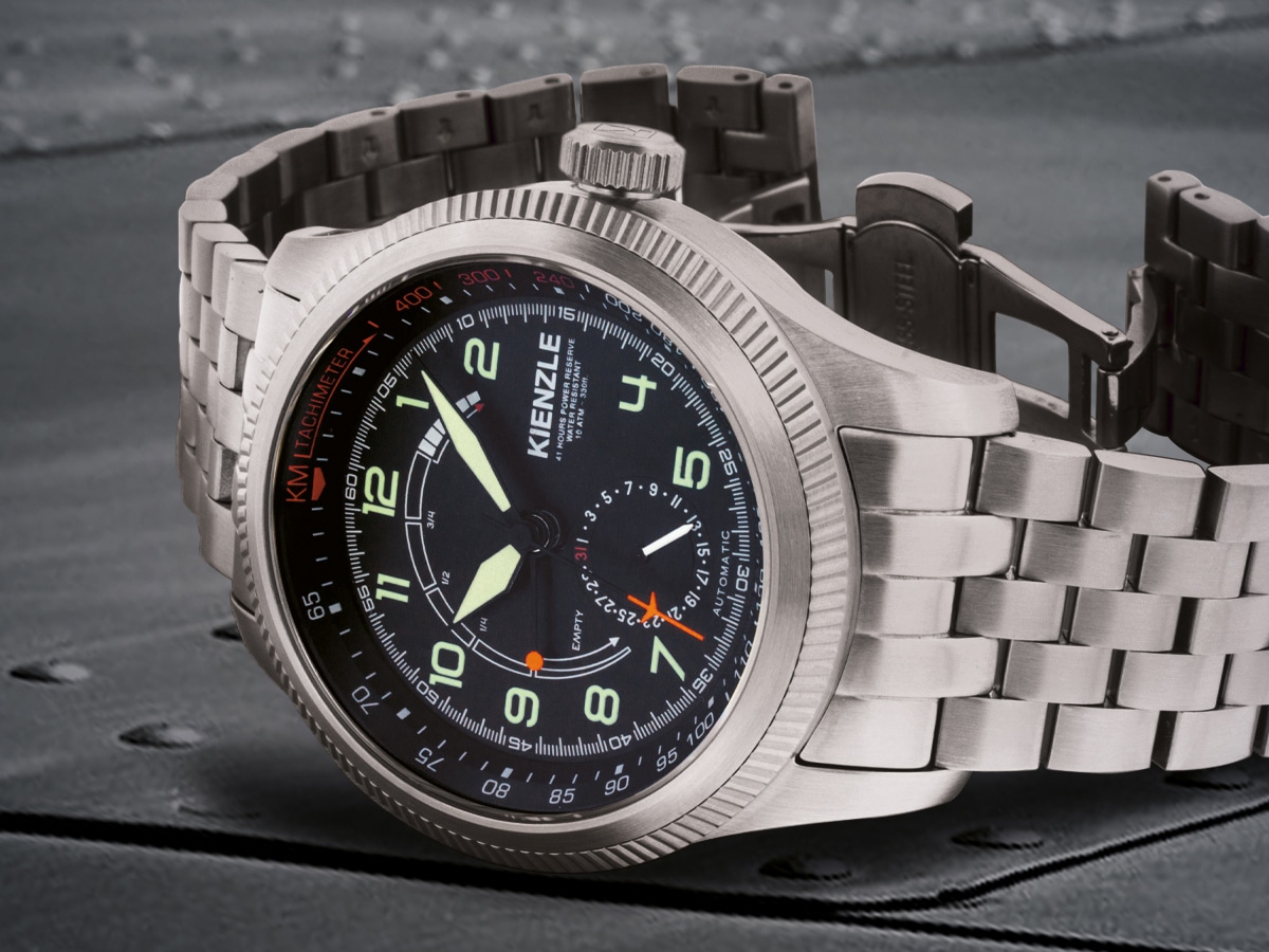 Kienzle Uhren watch set on grey platform